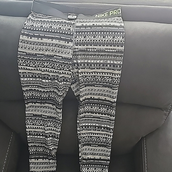 Nike Dri-Fit Leggings - Picture 4 of 7